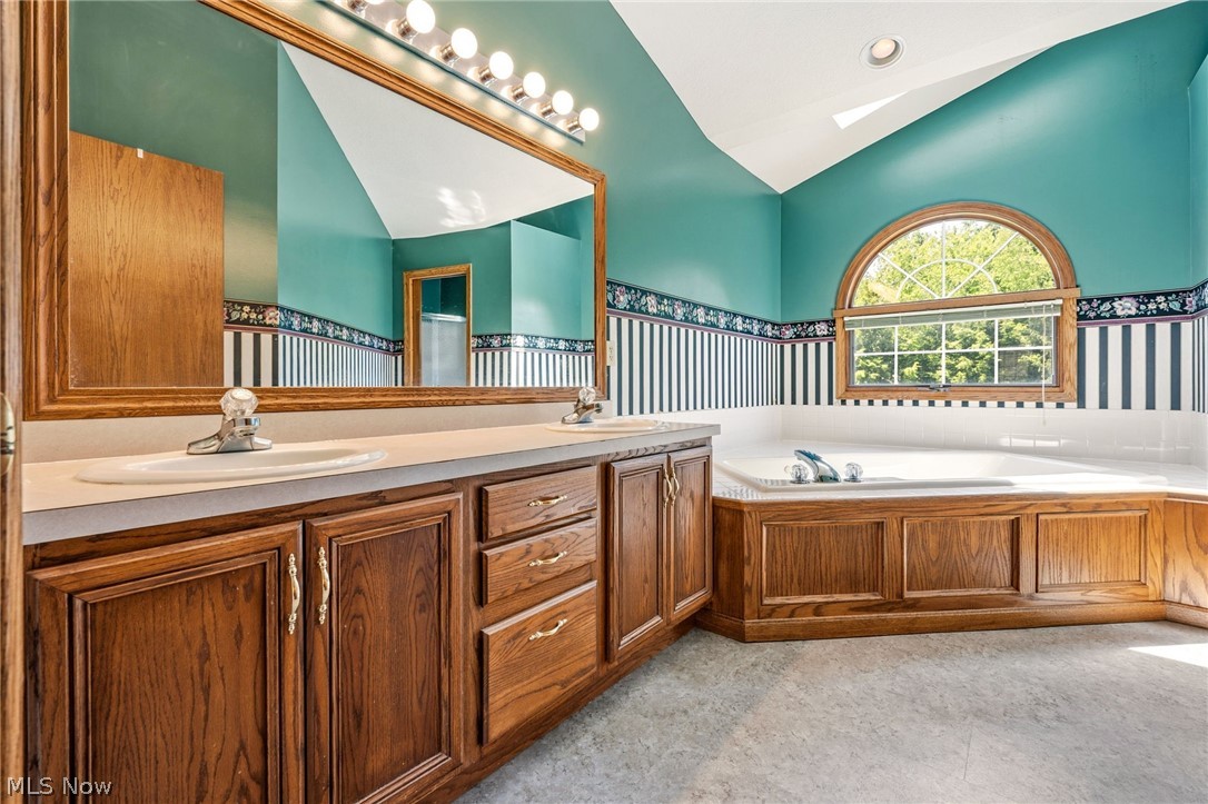 Laurelwoods - Residential
