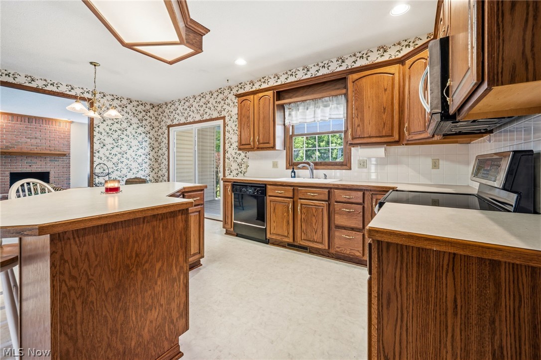Laurelwoods - Residential
