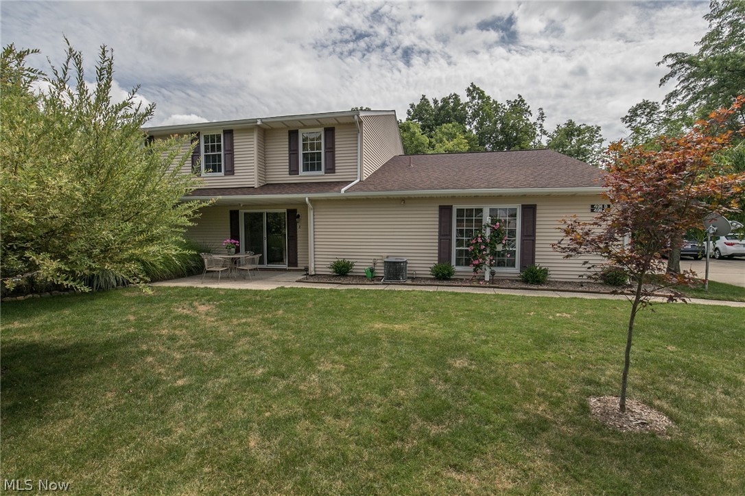A remarkable 3 bed, 2 full bath unit in Independence Place.  There is a first floor bed and bath, and first floor laundry.  The bathrooms are tiled, and updated.  Granite counter tops highlight the updated kitchen.  There is an attached garage, and additional parking.  Independence Place offers a pool, club house, tennis courts, and ample green space.
