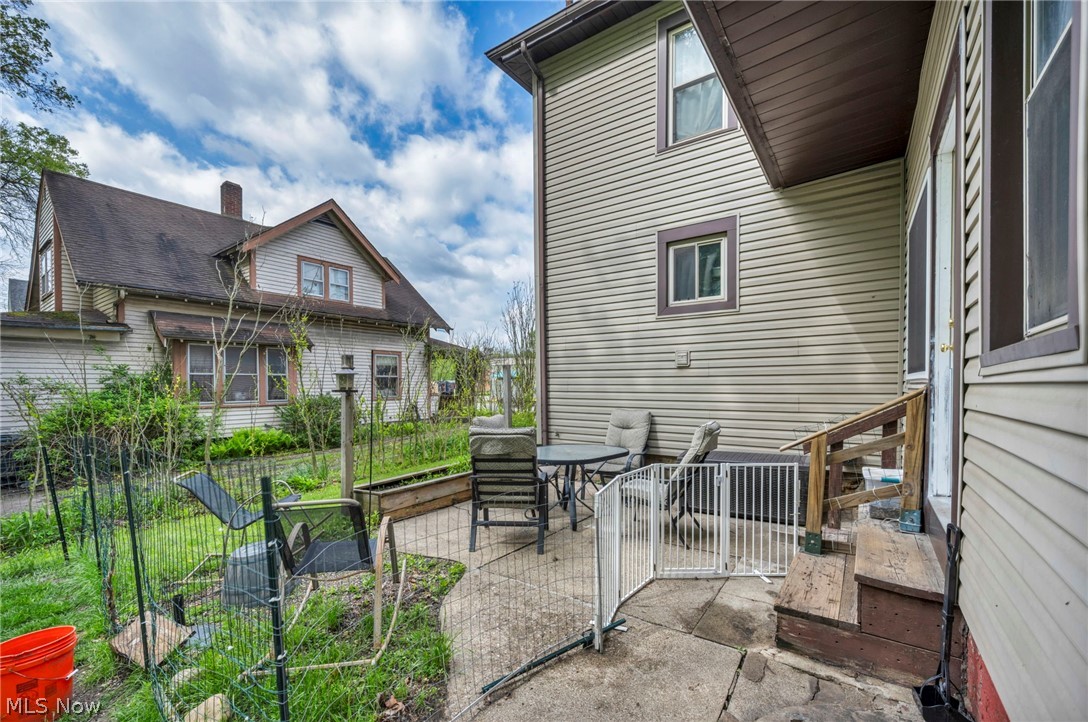 Village/Navarre - Residential