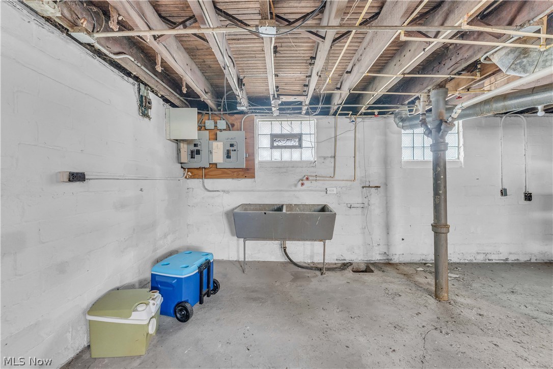 East Blvd - Residential Income