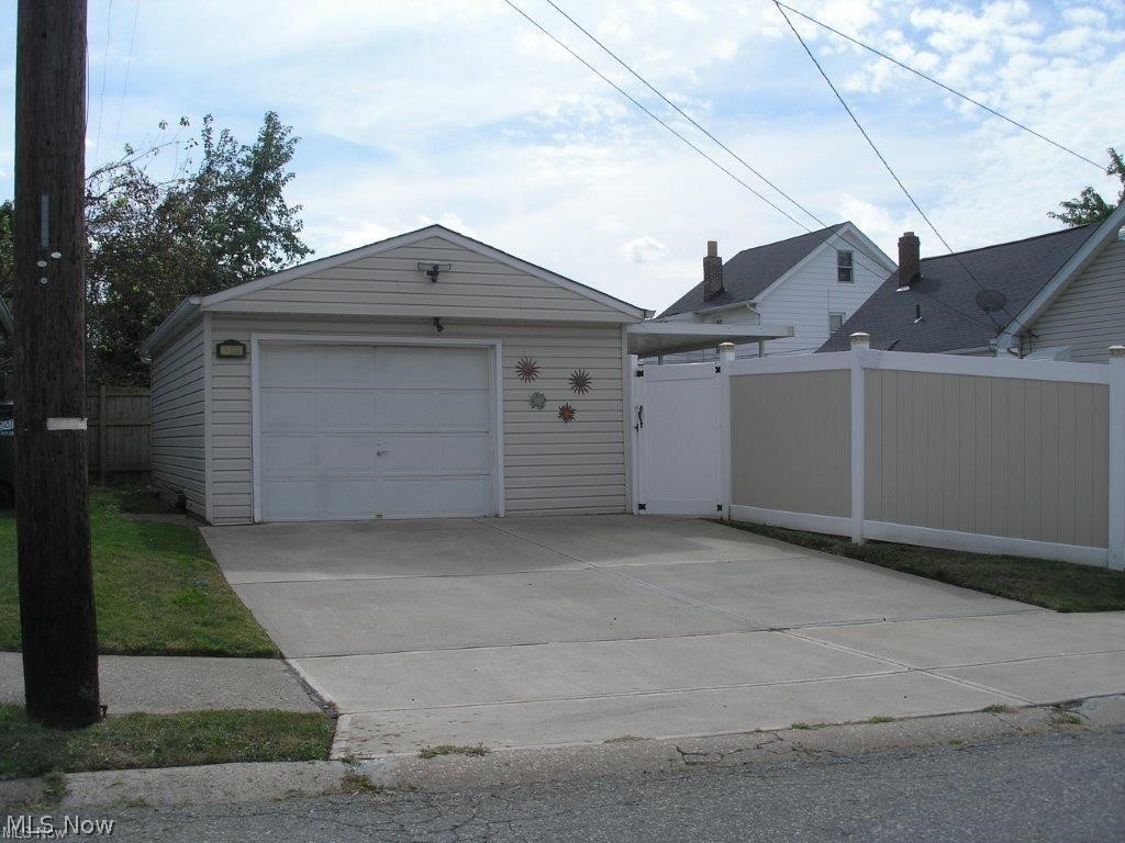 Garfield Pkwy - Residential