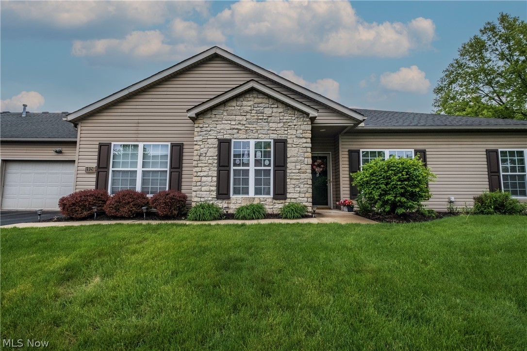Welcome to this spacious 1759 Sq. Ft. Ranch condo, located just minutes from Rt. 30, Ste. Rte. 21, and I-77, as well as
close proximity to many amenities, with a rural feel not far away.
As you step into the entryway, you will appreciate the openness. The Living Room features a trayed ceiling, inviting
natural daylight, and a cozy gas fireplace. The Living Room was expanded to incorporate the original dining area, so
now offers a large 25x16 room.
Updates to the Kitchen include granite countertops, stainless appliances and bright cabinets.
The Master Bedroom features an ensuite bath with double sinks, walk-in shower, and walk-in closet. Adjacent to the
master is a flex space that can be used as office/den/exercise room, that not only opens to the Living Room, but also
provides an access to a lovely outdoor patio space with treed privacy.
Down the hallway is the second bedroom, full bath, laundry and direct access to the 2-car garage, as well as a
convenient storage area off the garage.
Make this easy living condo your new home!