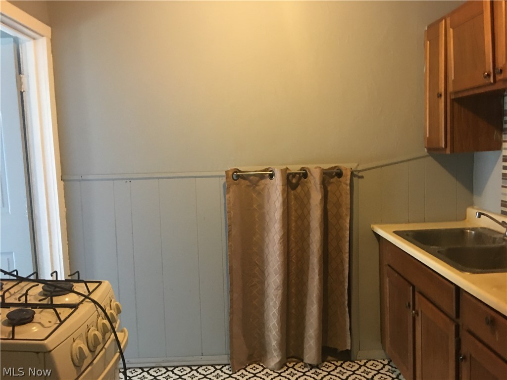 Rhodes - Residential Lease