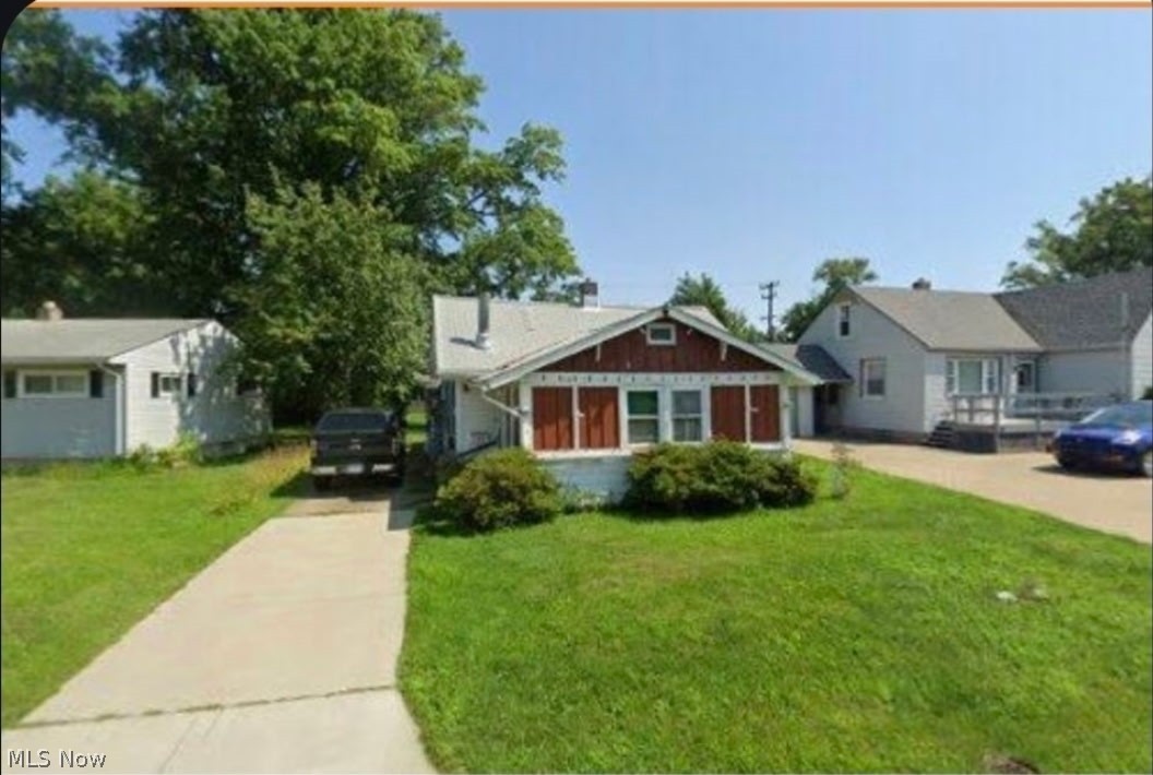 AMAZING AVON LAKE OPPORTUNITY! ??
?This 2-bedroom, 1-bath home is officially ready for you to make it your own! If you’ve been looking for a way into one of the area’s most desirable communities without breaking the bank, this is it.
?? Why you’ll love it:
?Priced Right: Moved to sell quickly—unbeatable value for the area!
?Incredible Location: Enjoy everything Avon Lake has to offer, from lakeside parks to fantastic local amenities.  
?Total Potential: A fantastic layout just waiting for your custom updates.
?This one is going to fly off the market. Act fast, schedule your private showing today, and grab it before it’s gone! ???????