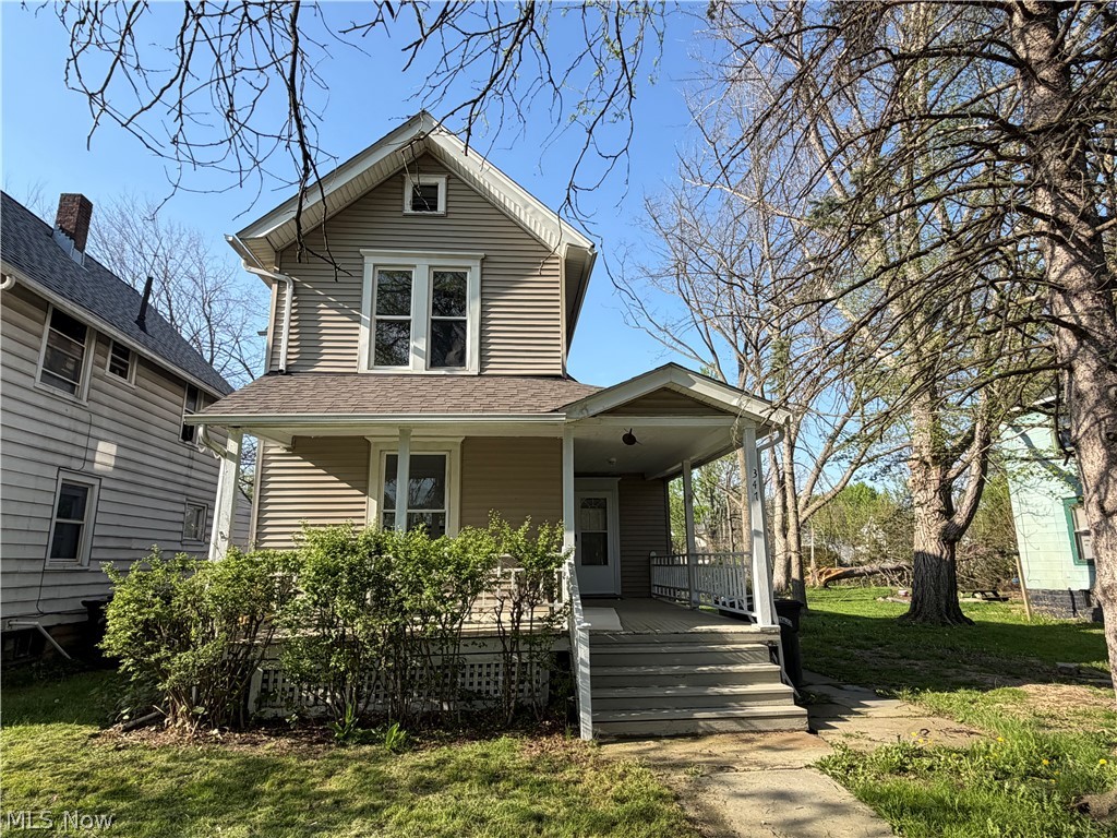 Welcome to this beautifully maintained & freshly painted Colonial in downtown Elyria! Close to shopping & major highways for easy commute. Short walking distance to Hamilton Elementary & Elyria High School. The roof is 5 years old & windows are 8. Both sump pumps are brand new. It's currently vacant, however, owner was renting it out for $800 per month a couple months ago. Enjoy the huge, side & back yard. Don't miss out on this great opportunity!