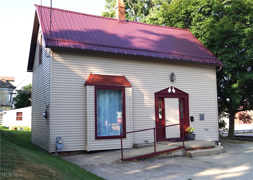 Endless Opportunities and Possibilities await in this "just like new" structure currently known as Michelle's Hair Depot.
Owner is downsizing and ready to offer this "turn key" business as it sits or sell it as a family home as it was in years past. All new within the last 5 years are the following: Siding, Roof, Doors, Gutters, Air Conditioning unit, Drywall, some Flooring, and fresh paint. Great location with high visibility and ample parking. If this isn't ideal for your next home just envision as your own business, such as the existing beauty salon or a great office location, or more. Why rent space when you can own!? Call today for your own private showing!