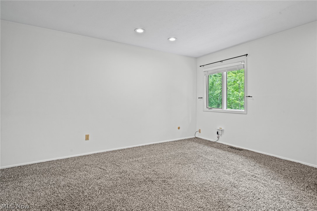 Edgarton Woods Condo - Residential