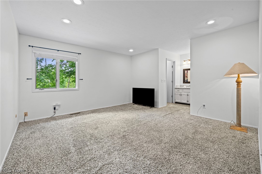 Edgarton Woods Condo - Residential