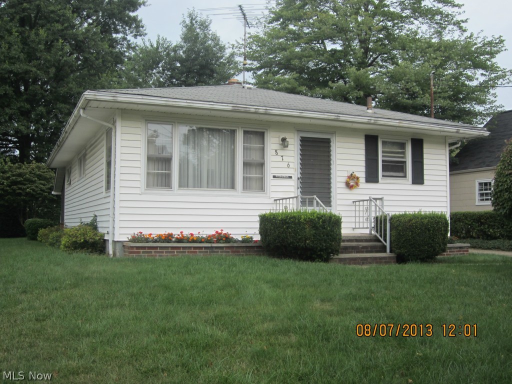 Great starter home!! All that is needed is your personal touch. This home boasts of a large finished, walkout basement ideal for entertaining. Large windows in the living room are ideal for catching the morning sunlight. Spacious rooms with lots of storage space. Nice enclosed patio for outdoor entertaining. This house is just waiting for you to make it your home.