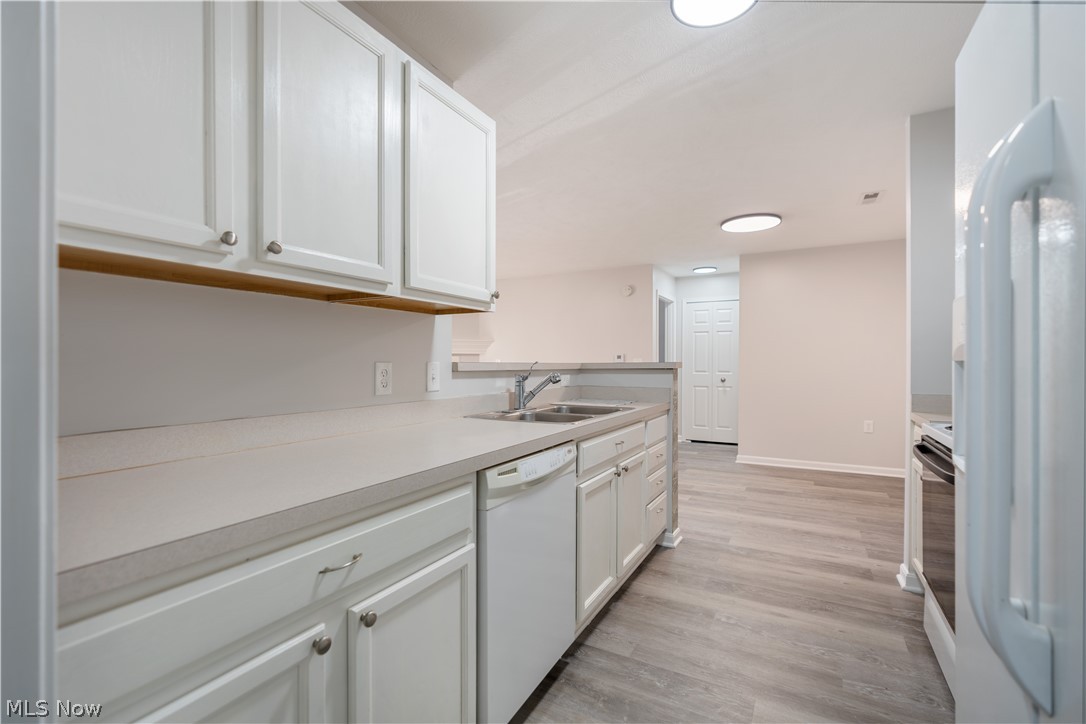 Lenox Village Condo Ph 02 - Residential