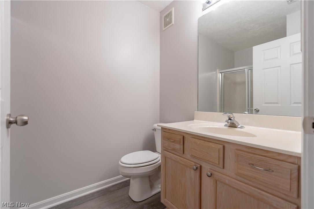 Lenox Village Condo Ph 02 - Residential