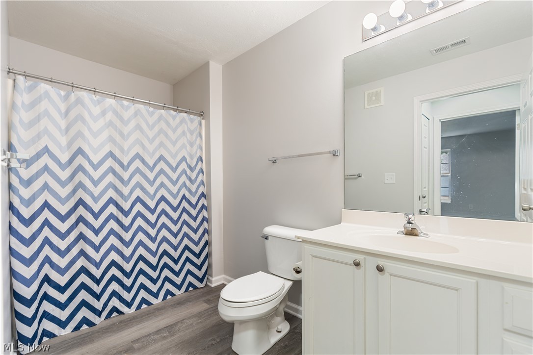 Lenox Village Condo Ph 02 - Residential