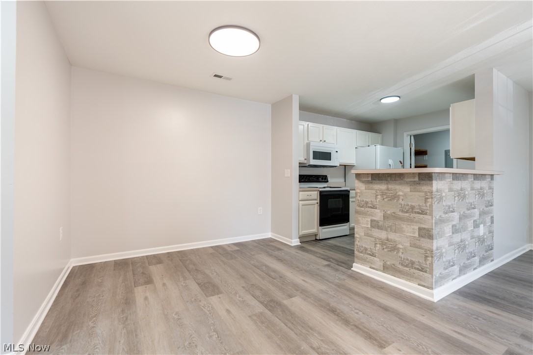 Lenox Village Condo Ph 02 - Residential
