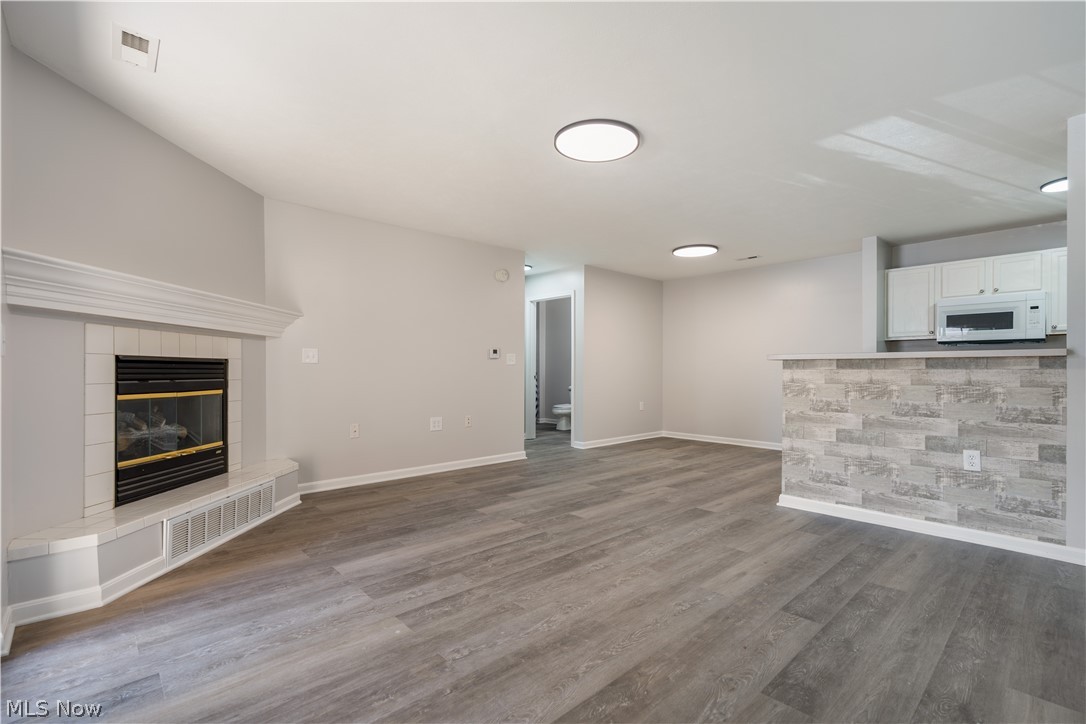 Lenox Village Condo Ph 02 - Residential