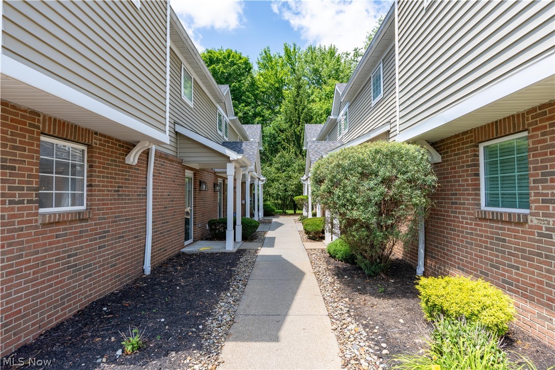 Lenox Village Condo Ph 02 - Residential