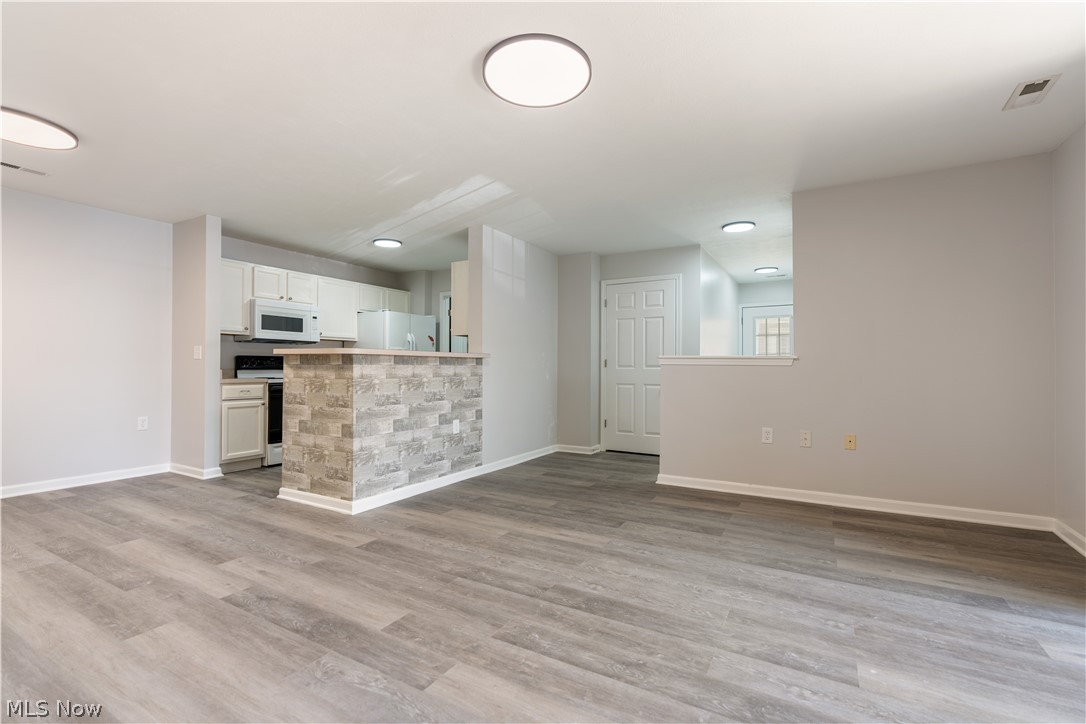 Lenox Village Condo Ph 02 - Residential