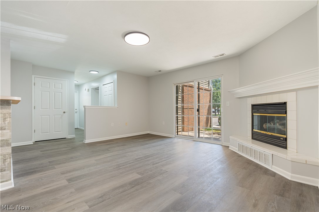 Lenox Village Condo Ph 02 - Residential