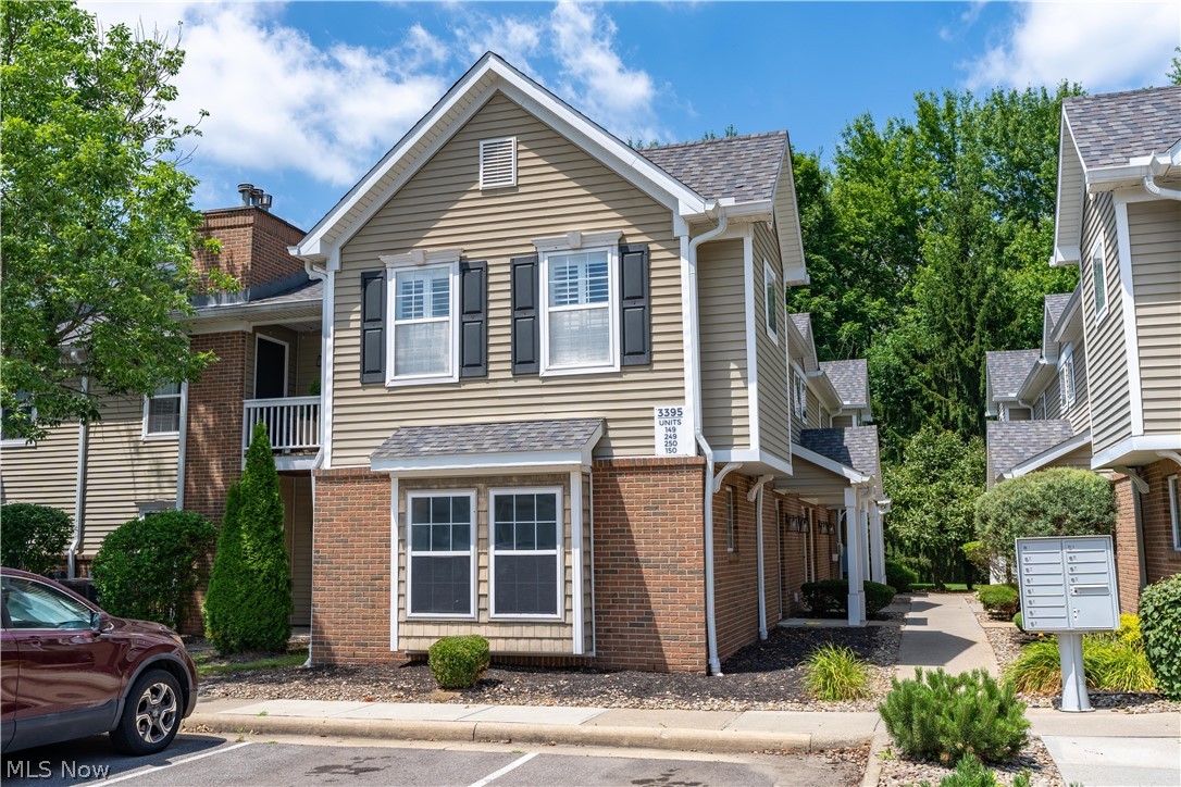 Lenox Village Condo Ph 02 - Residential