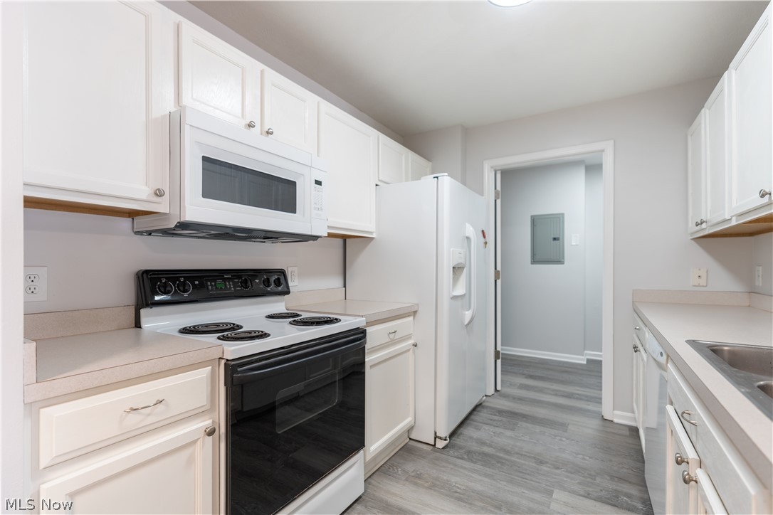 Lenox Village Condo Ph 02 - Residential
