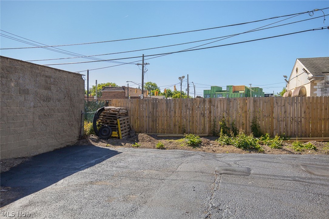 S S Stones - Residential Lease