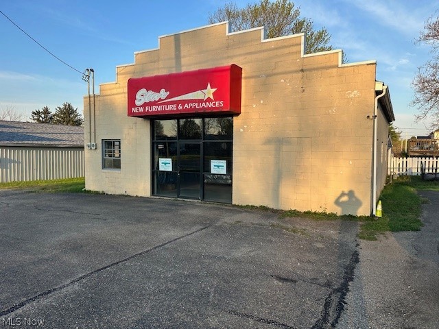 Leagues Add 02 - Commercial Sale