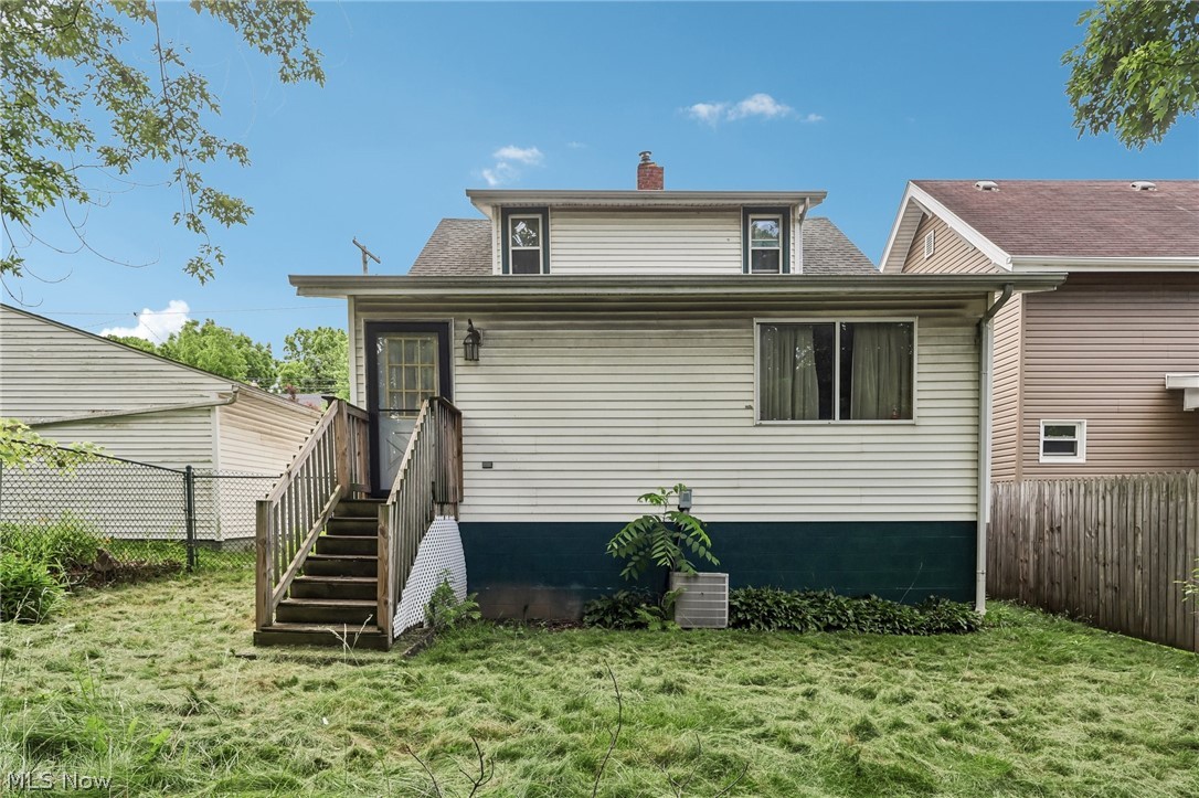 Colonial Homes - Residential
