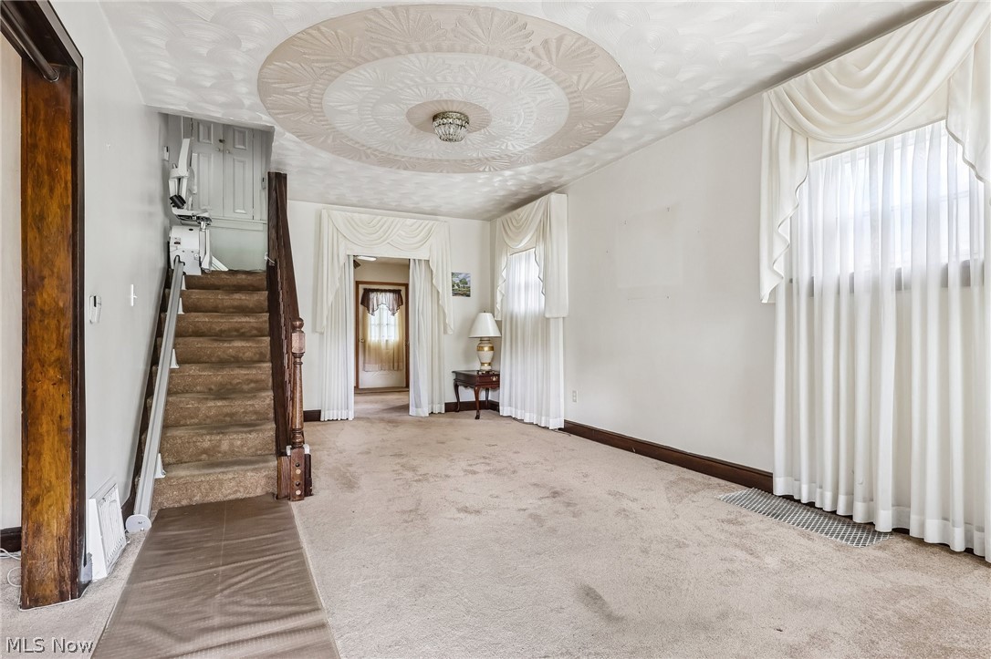 Colonial Homes - Residential