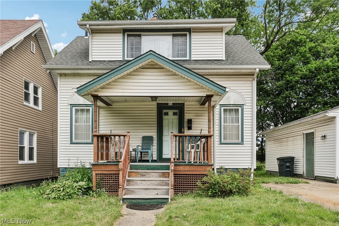 Colonial Homes - Residential