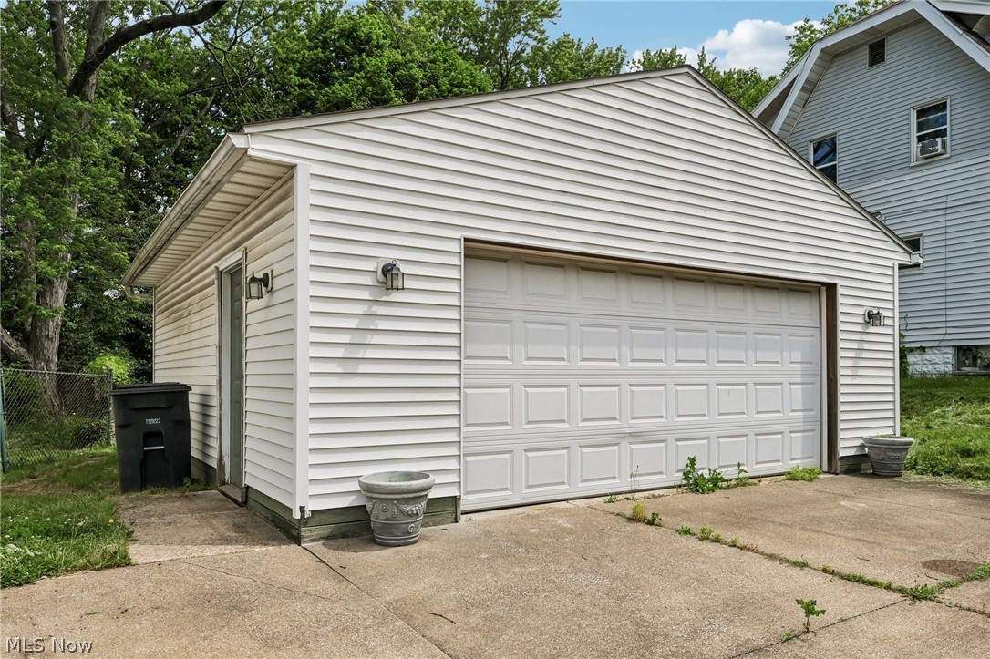 Colonial Homes - Residential