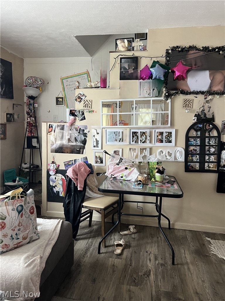 100 R Strong - Residential