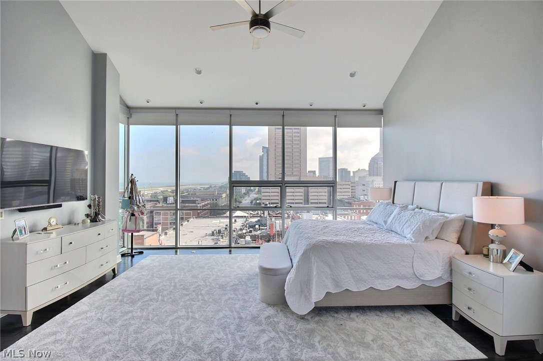 Pinnacle Condo - Residential