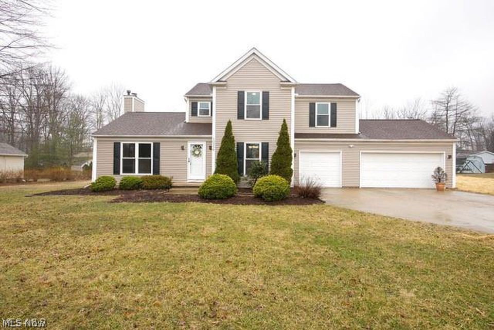 You don't want to miss this completely renovated home in Aurora. This home features a large kitchen with new appliances and granite countertops, spacious rooms and updated features throughout. This home is completely move in ready. Schedule your showing today!