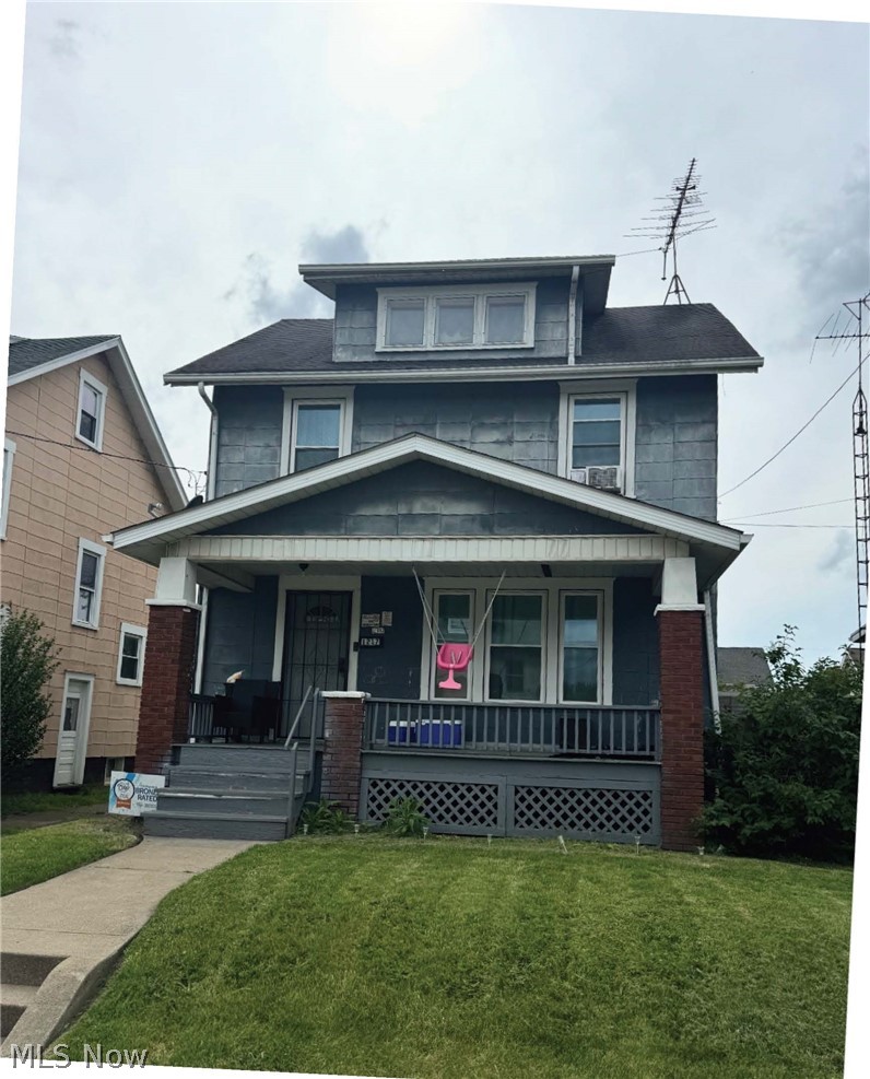 INVESTORS!! Looking to add a single family home to your portfolio? This property is currently tenant occupied at $800/ month.