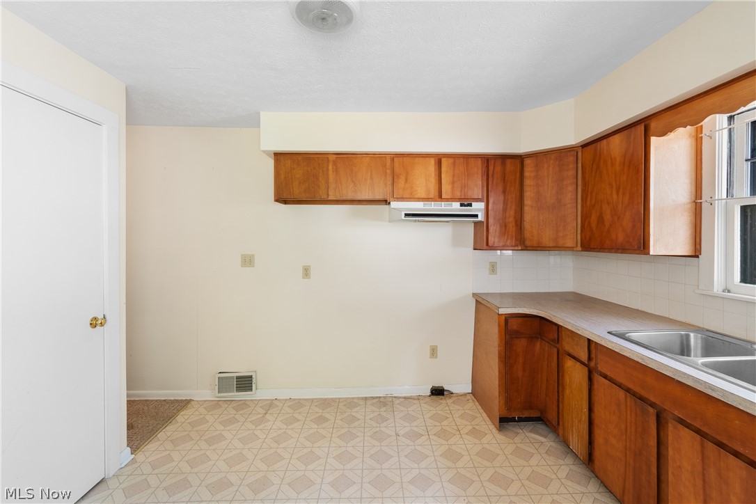 South Blvd E Pontiac - Residential