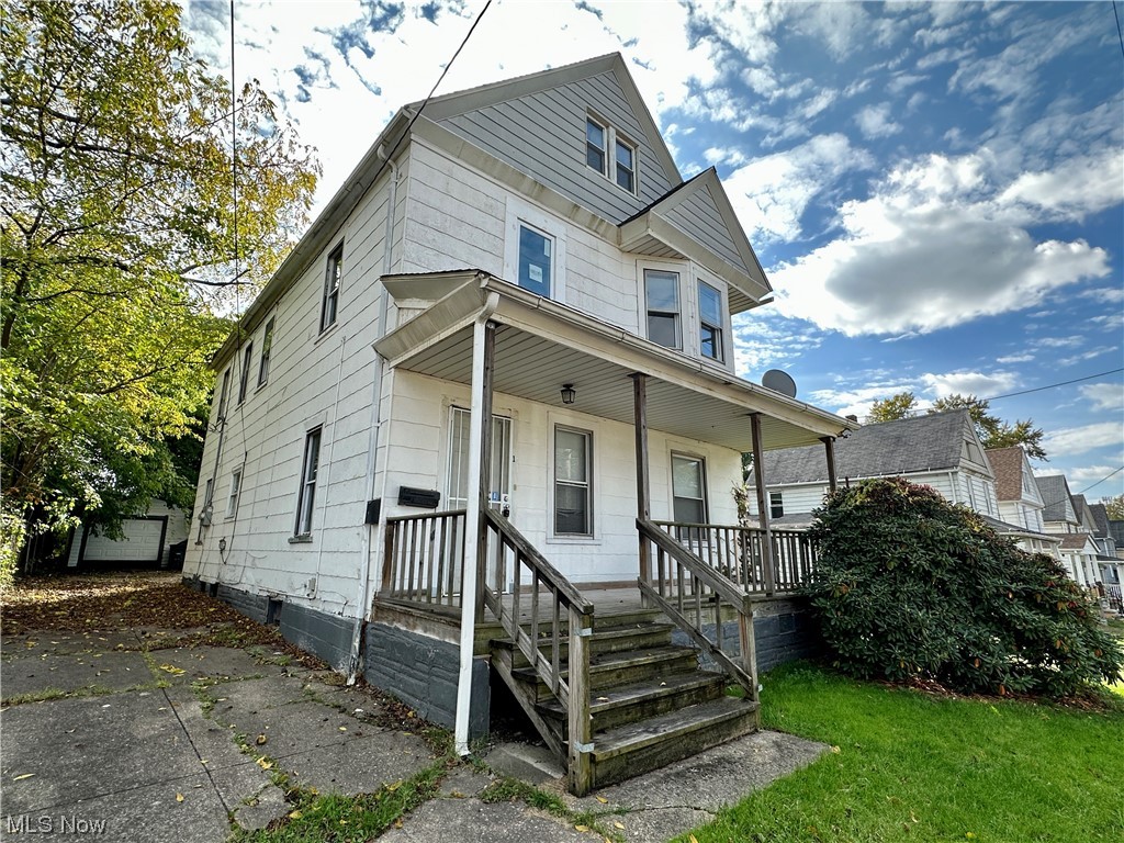 Attention Investors! This Cleveland Duplex located on a quiet street off the UPS Customer Center can be the next great cash flowing addition to your portfolio. The property features new paint & flooring throughout, refinished kitchens, new interior doors, new light fixtures, new electric panels in 2022 and new Hot Water Tank in 2021. Call your agent today to book a showing and for more information.
