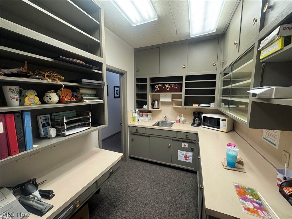 C D Swans Add - Commercial Sale