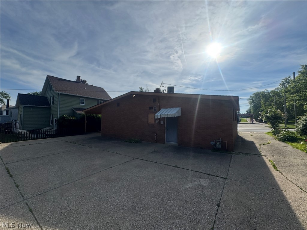 C D Swans Add - Commercial Sale