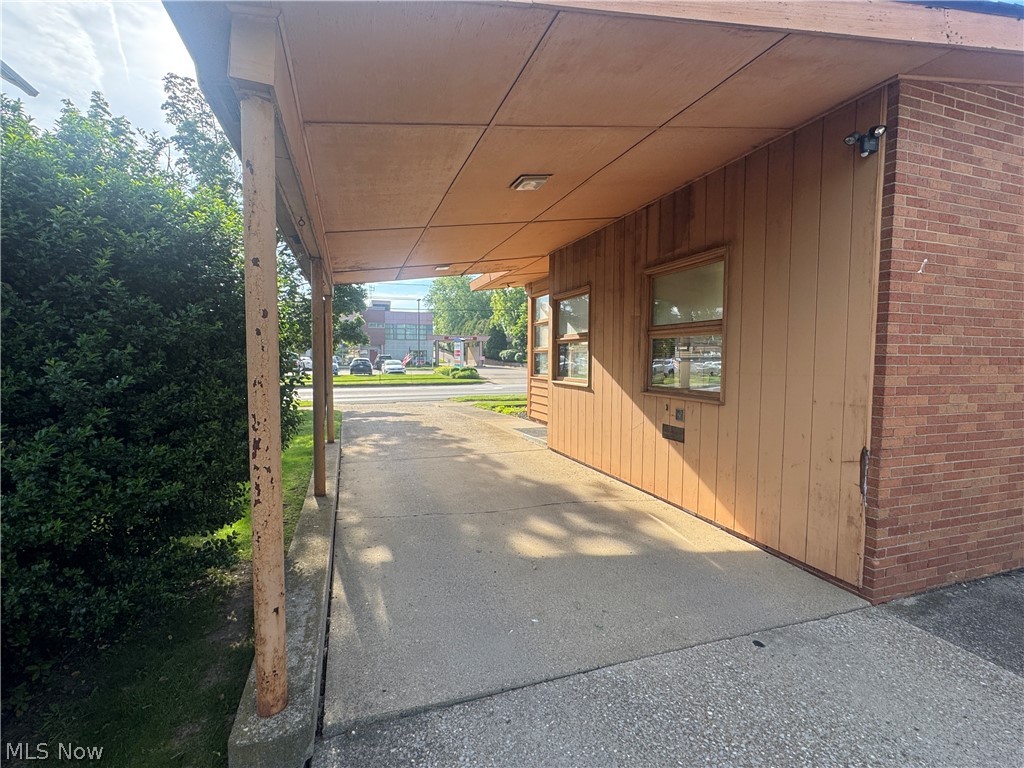 C D Swans Add - Commercial Sale