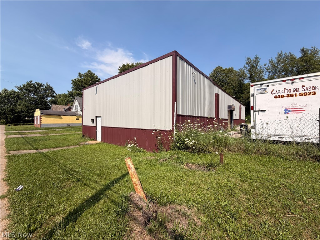 City/Youngstown - Commercial Sale
