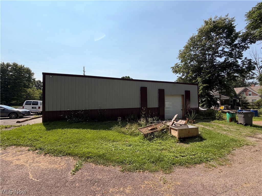 City/Youngstown - Commercial Sale