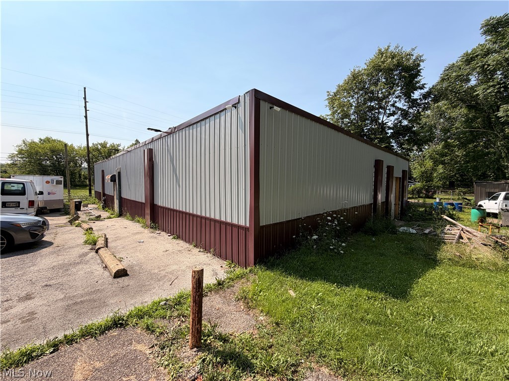 City/Youngstown - Commercial Sale