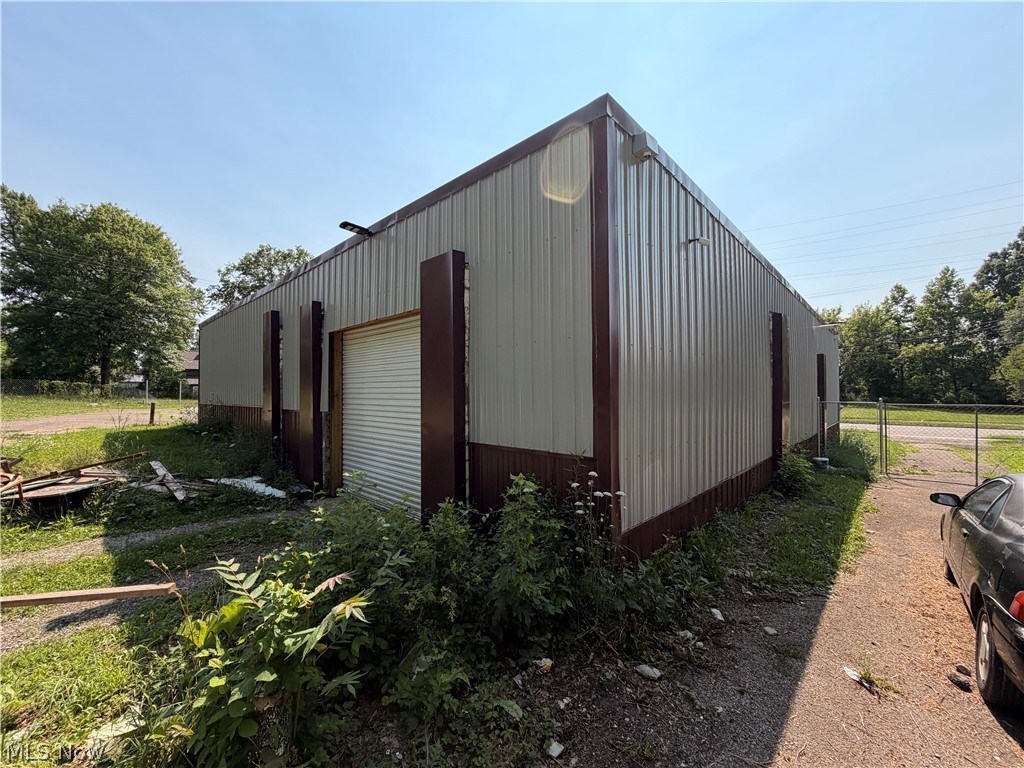 City/Youngstown - Commercial Sale