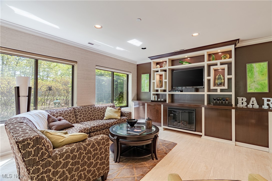 Point East Condo Ph 01 - Residential