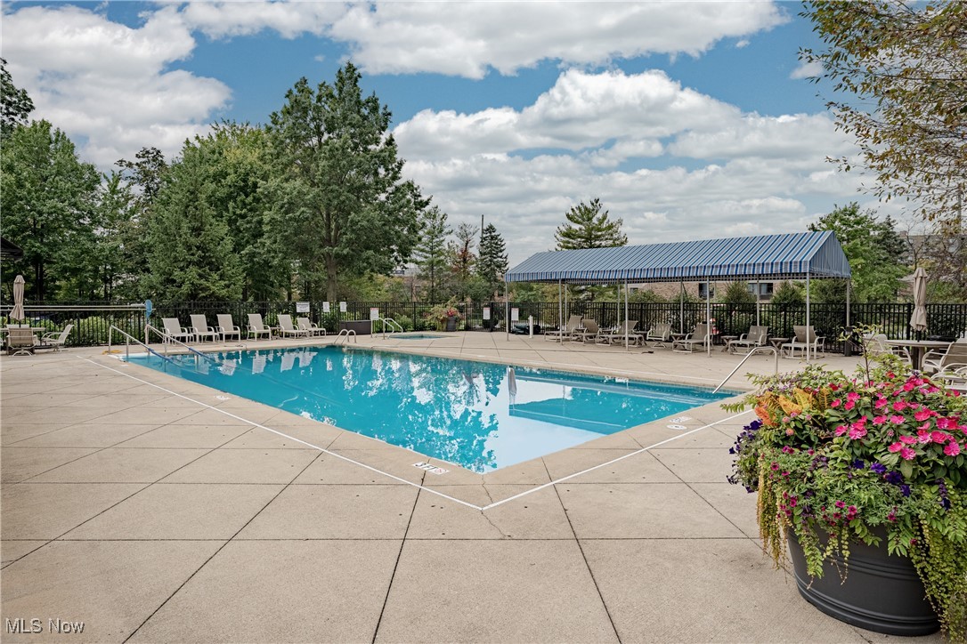 Point East Condo Ph 01 - Residential