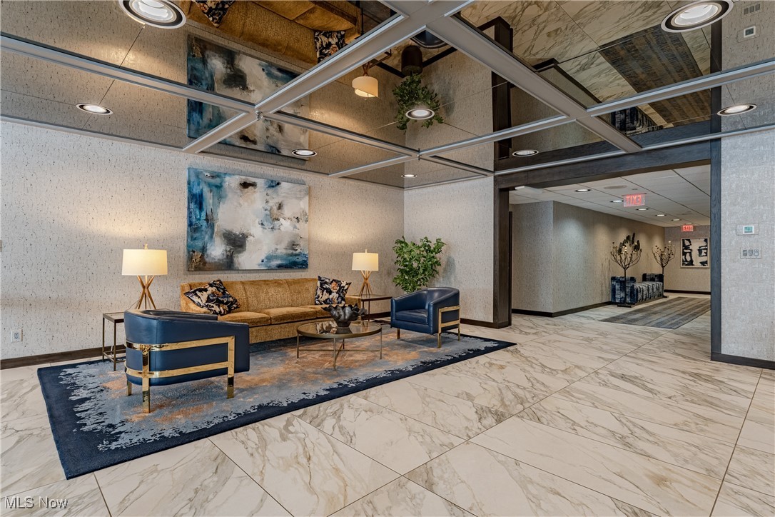 Point East Condo Ph 01 - Residential