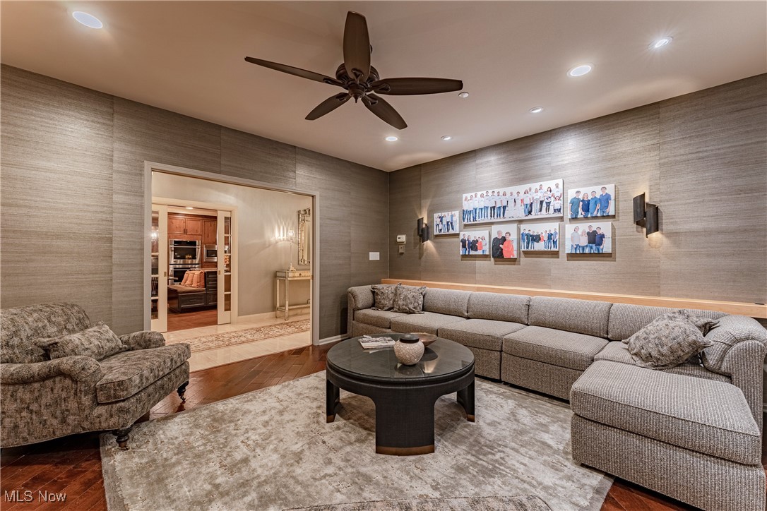 Point East Condo Ph 01 - Residential