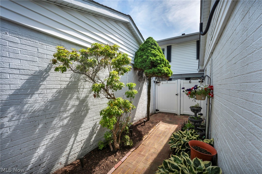 Meadowlawn Condo - Residential