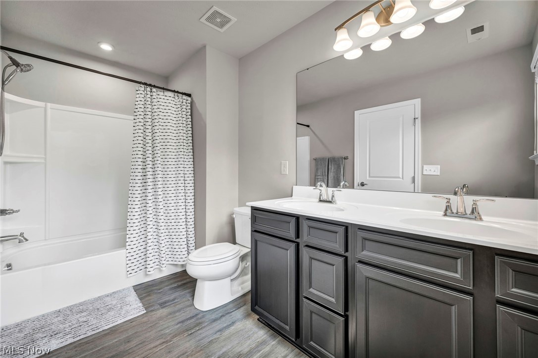 Hillshire Woods Condo 2 Ph 1 - Residential