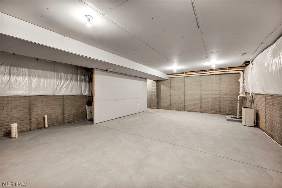 Hillshire Woods Condo 2 Ph 1 - Residential